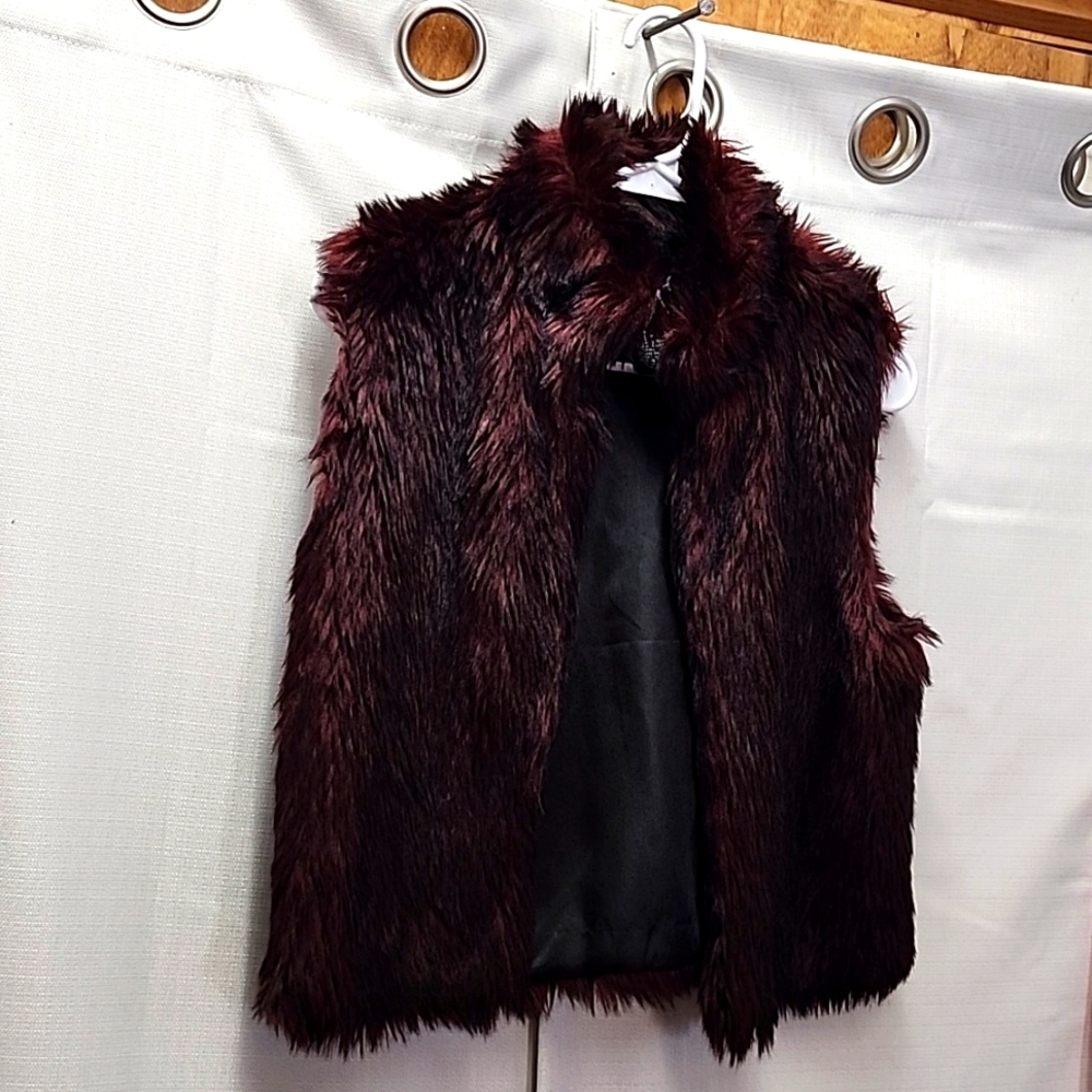 (8131) Daytrip faux fur vest